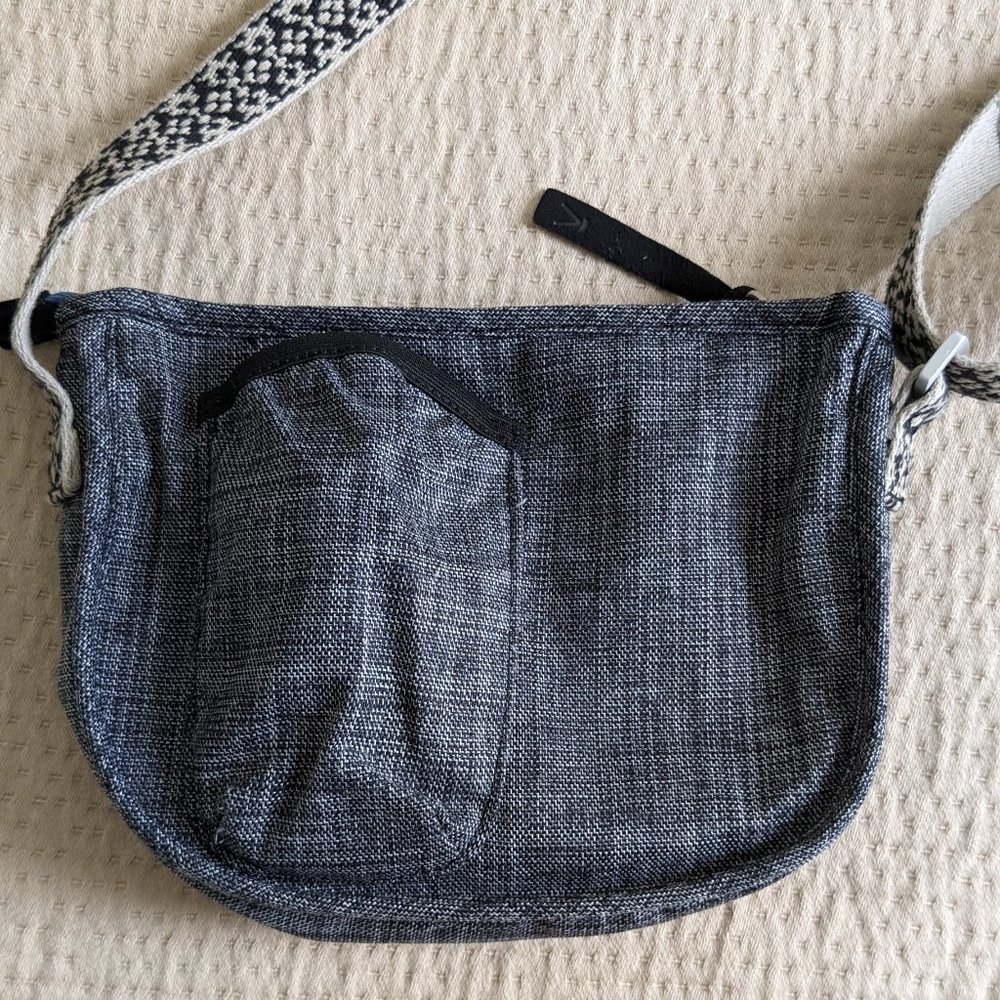 Keen Montclair Cross-body Bag - Picture 5 of 11